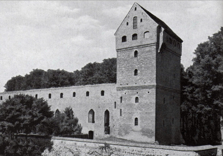 Balga Vorburg)